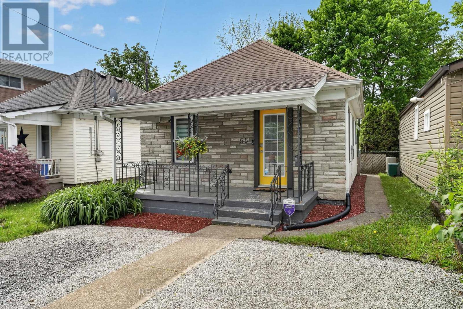 55 Merritt Street, Welland, Ontario  L3C 4T2 - Photo 2 - X13164744
