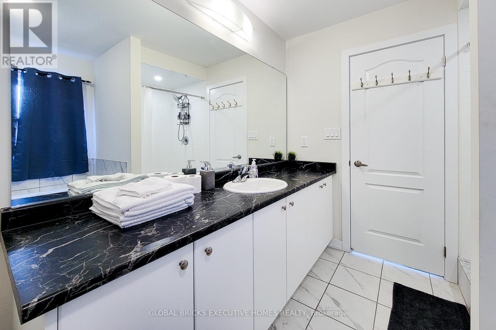 33 Wintergreen Crescent, Haldimand, Ontario  N3W 0H9 - Photo 35 - X13164770