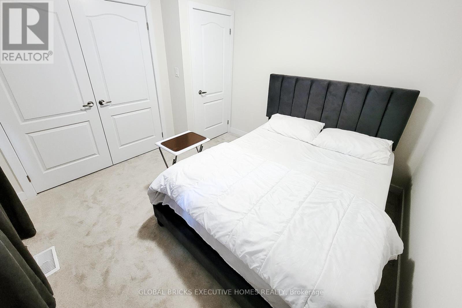 33 Wintergreen Crescent, Haldimand, Ontario  N3W 0H9 - Photo 47 - X13164770