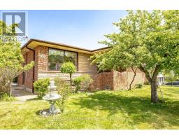 381 RED OAK AVENUE, Hamilton, Ontario