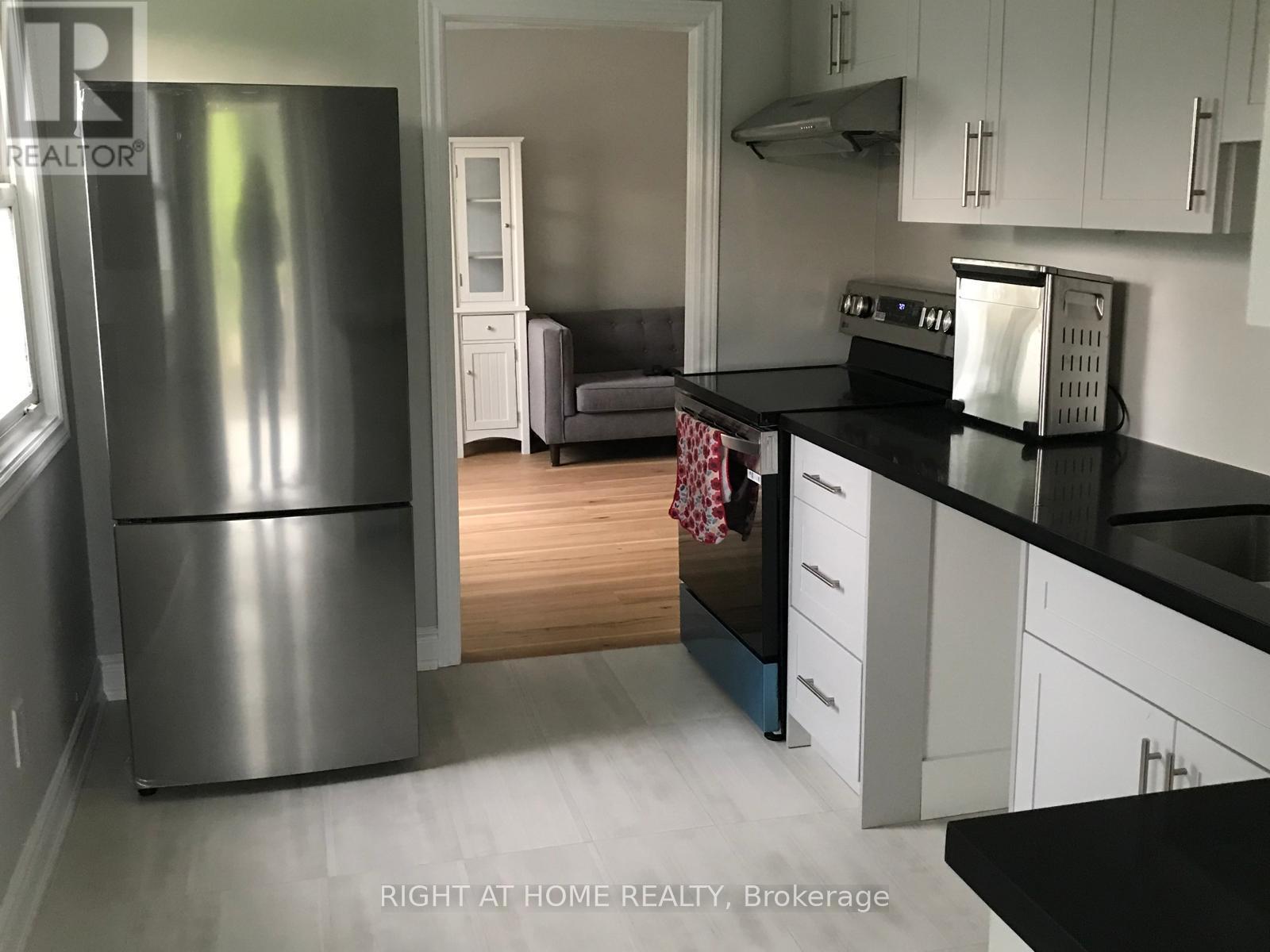 Upper - 33 Keele Street, St. Catharines, Ontario  L2T 1M8 - Photo 3 - X13164846