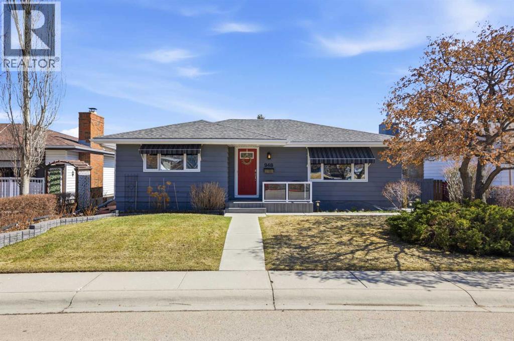 948 Canaveral Crescent SW, Calgary, Alberta
