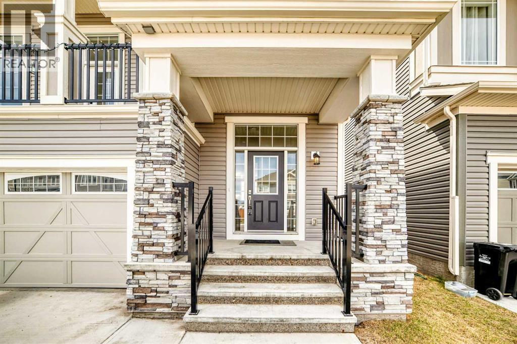 641 Windrow Manor SW, Airdrie, Alberta  T4B 5H5 - Photo 2 - A2306315
