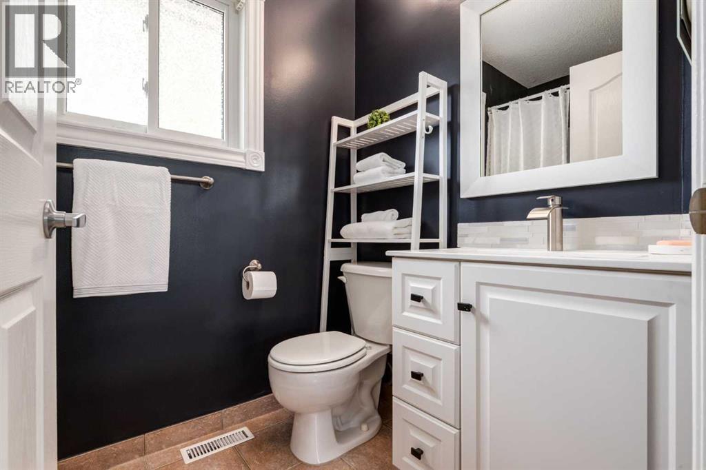 133 Sandpiper Circle NW, Calgary, Alberta  T3K 3R4 - Photo 28 - A2314037