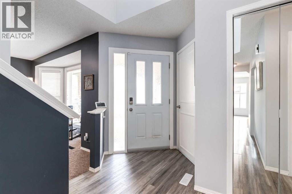 133 Sandpiper Circle NW, Calgary, Alberta  T3K 3R4 - Photo 2 - A2314037
