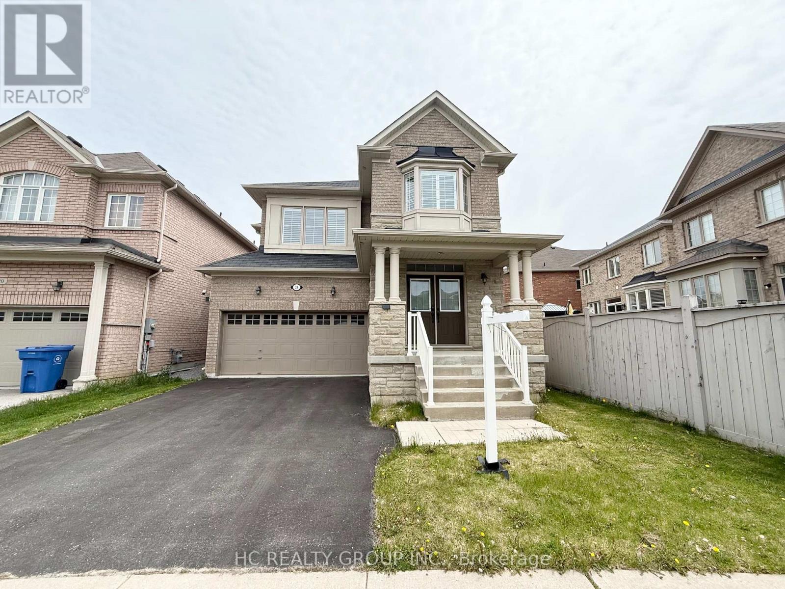 28 Lucida Court