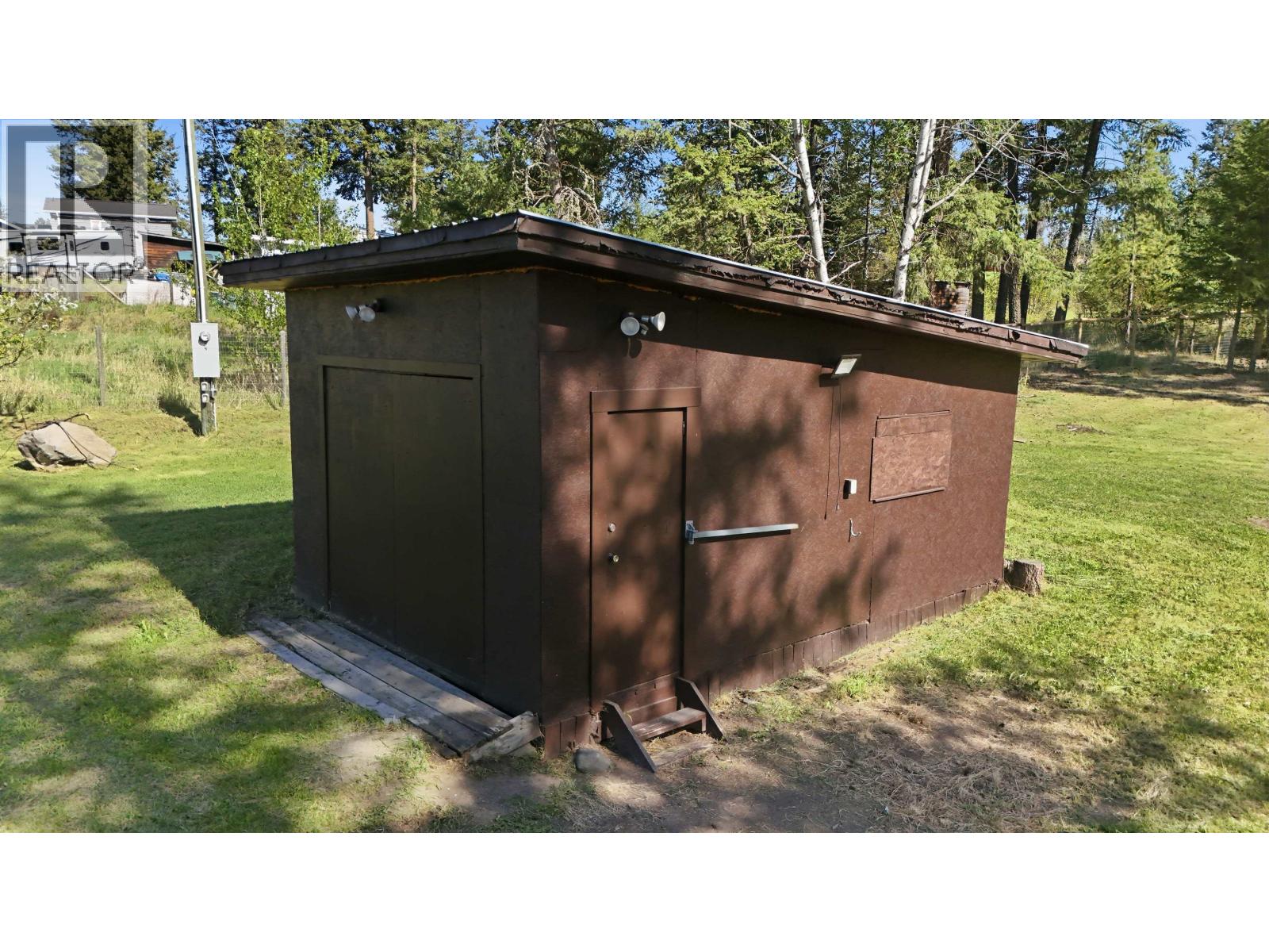 911 Dog Creek Road, Williams Lake, British Columbia  V2G 3G5 - Photo 3 - R3056289