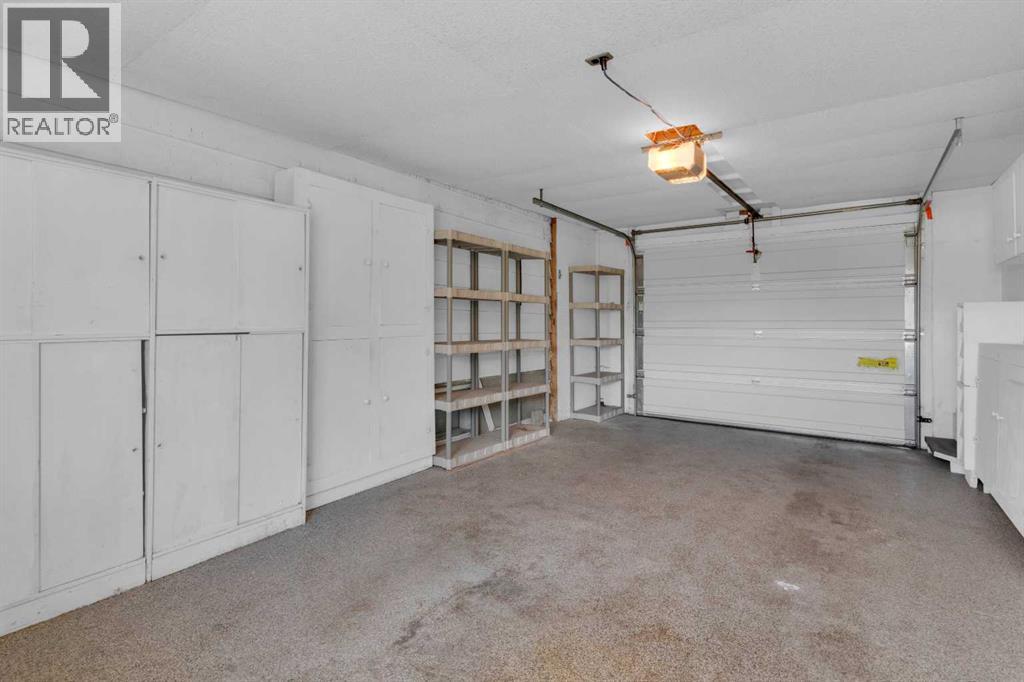 1031 Thorneycroft Drive NW, Calgary, Alberta  T2K 3K7 - Photo 31 - A2309461
