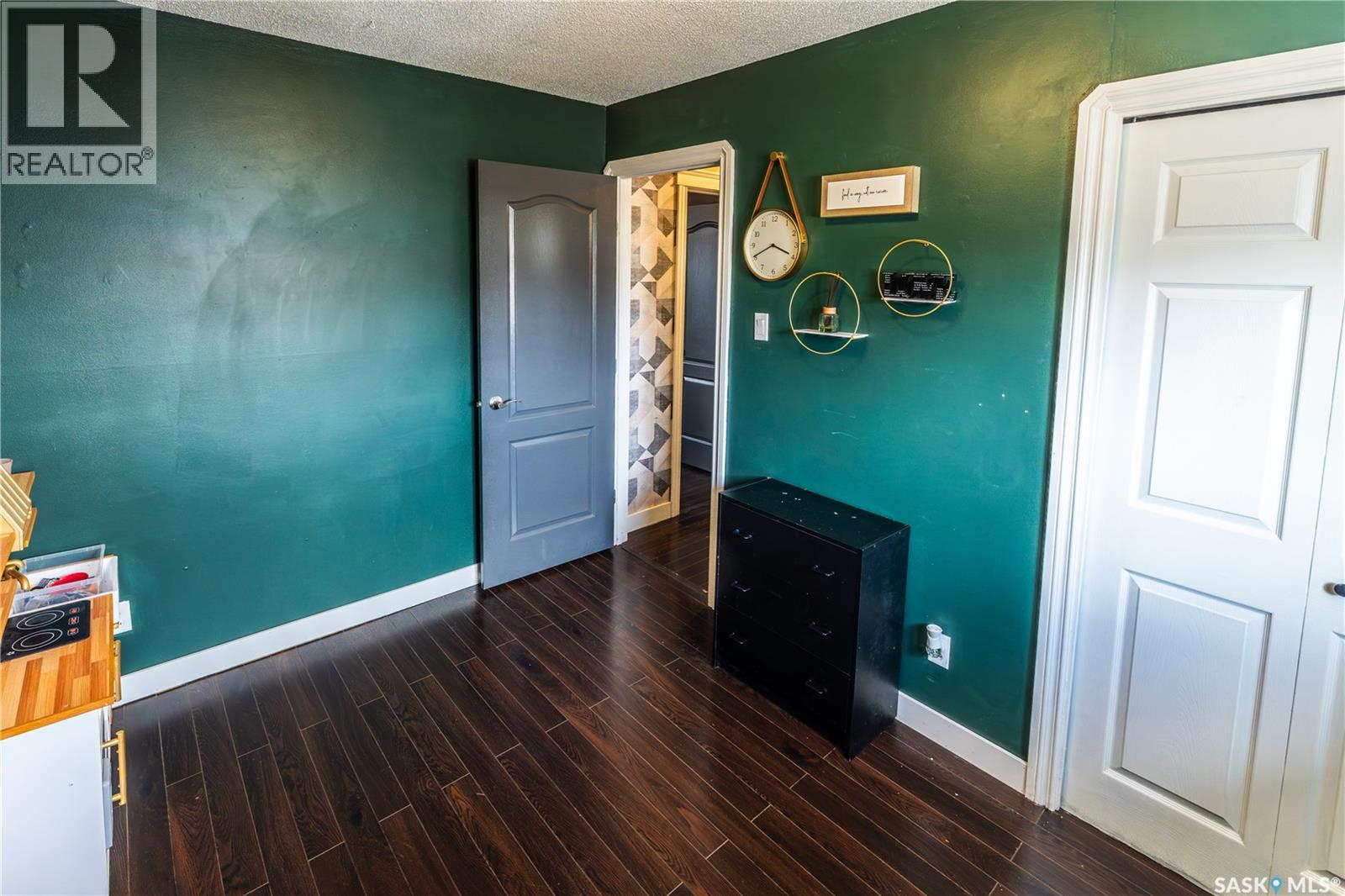 1304 Athabasca Street W, Moose Jaw, Saskatchewan  S6H 6C1 - Photo 11 - SK036848