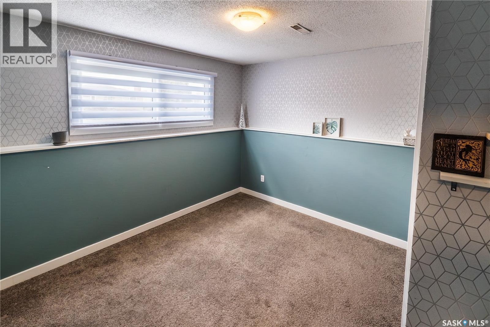 1304 Athabasca Street W, Moose Jaw, Saskatchewan  S6H 6C1 - Photo 18 - SK036848