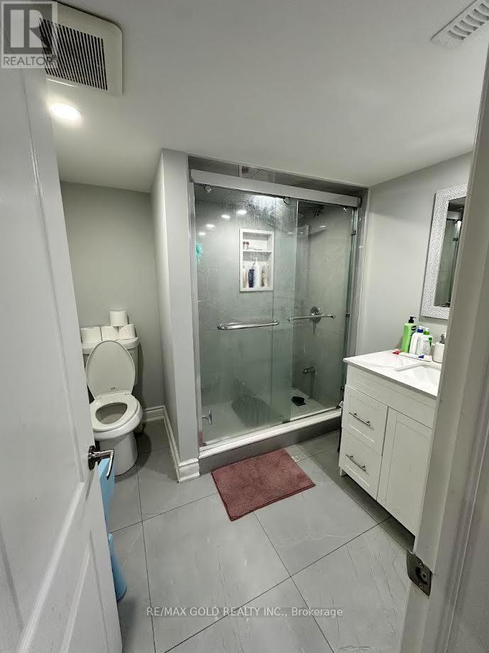 73 Snow Leopard Court, Brampton, Ontario  L6R 2L7 - Photo 4 - W13164932