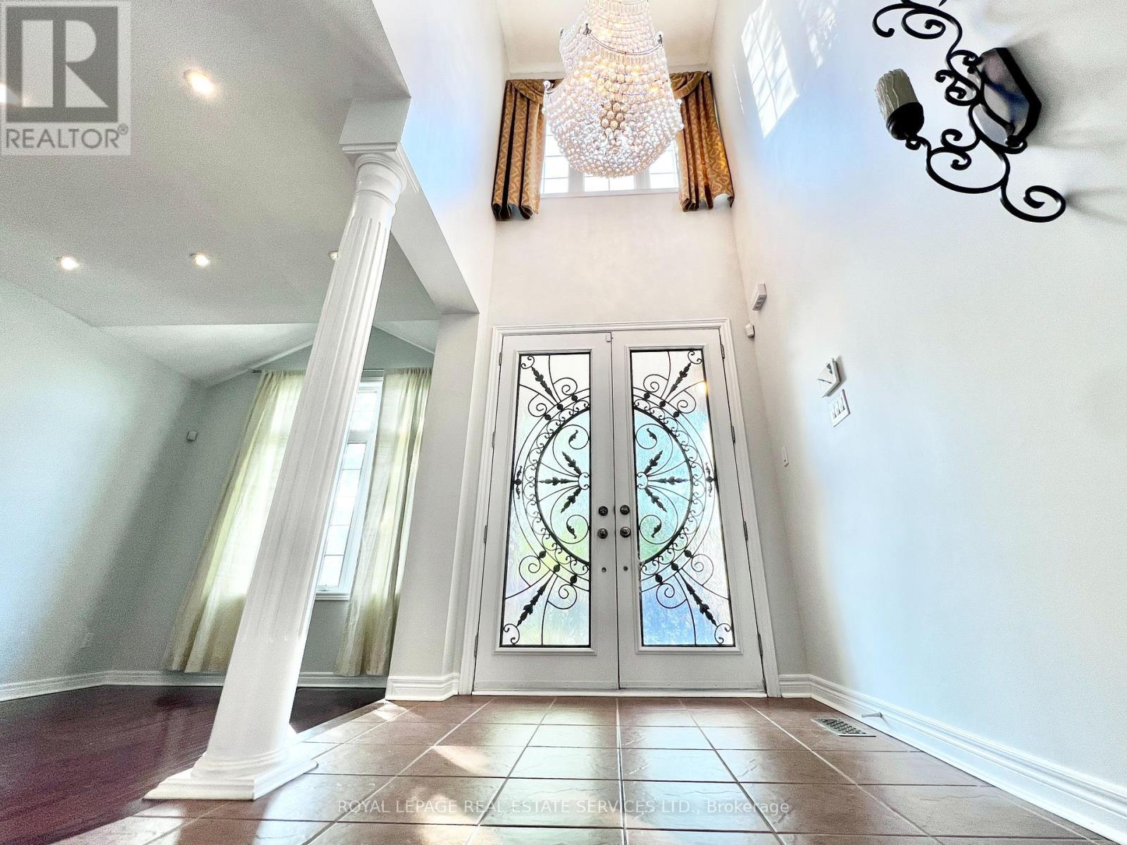3306 Fox Run Circle, Oakville, Ontario  L6L 6W5 - Photo 5 - W13164946