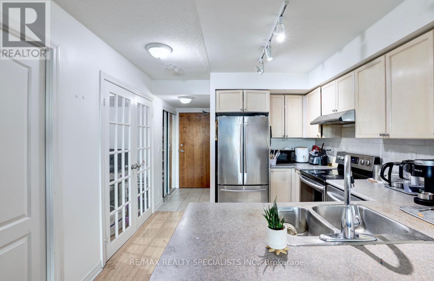 2108 - 33 Elm Drive, Mississauga, Ontario  L5B 4L2 - Photo 7 - W13164966