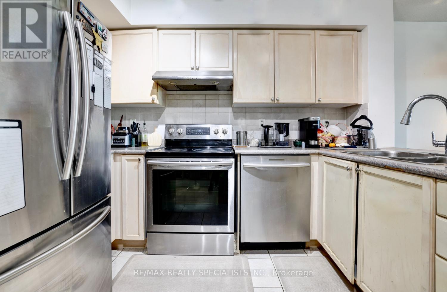 2108 - 33 Elm Drive, Mississauga, Ontario  L5B 4L2 - Photo 8 - W13164966