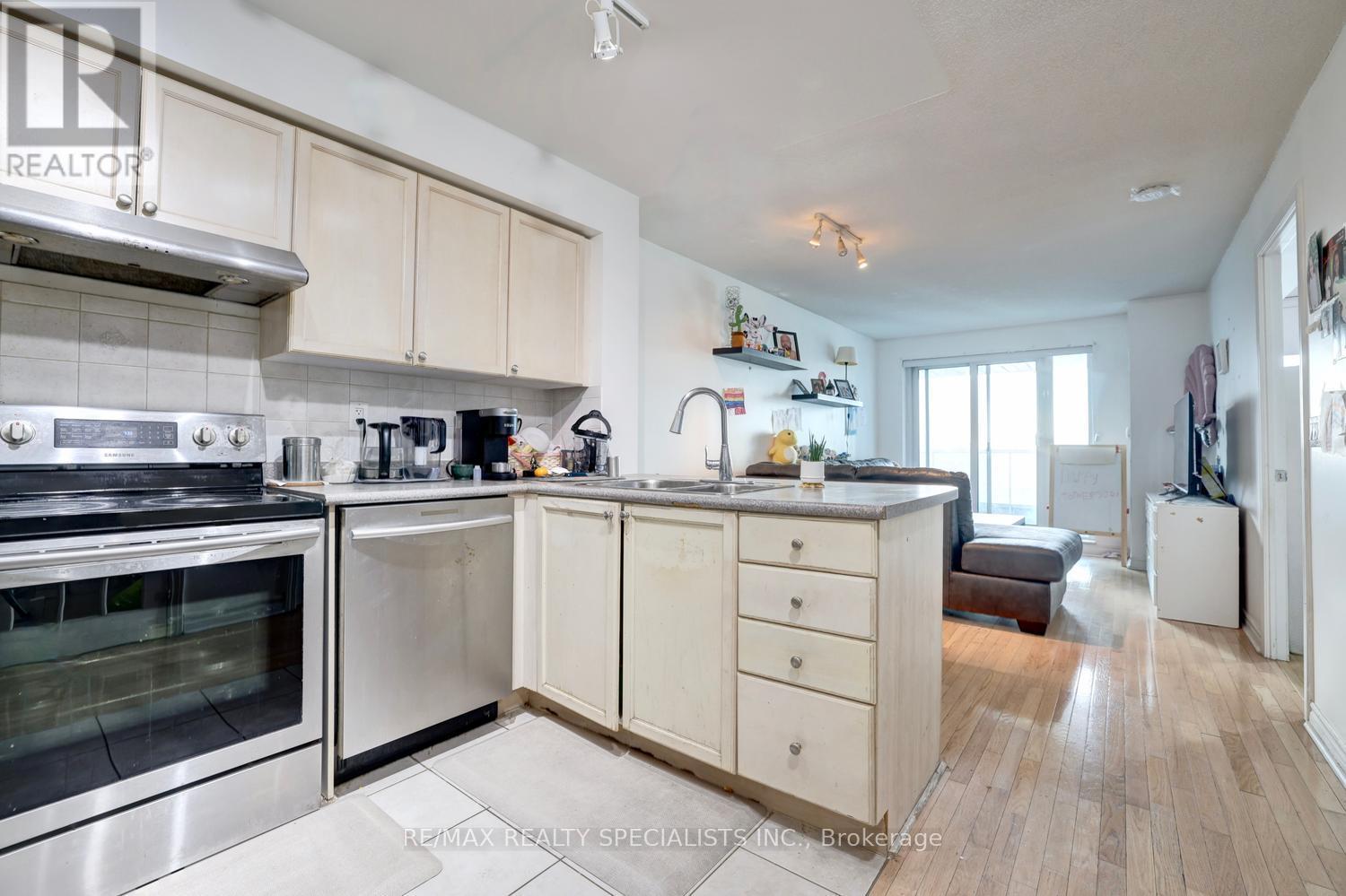 2108 - 33 Elm Drive, Mississauga, Ontario  L5B 4L2 - Photo 9 - W13164966