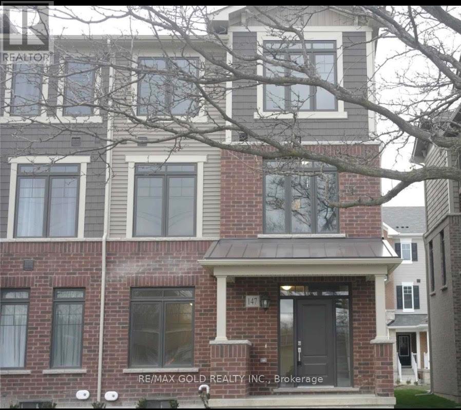 147 HIBISCUS LANE, Hamilton, Ontario