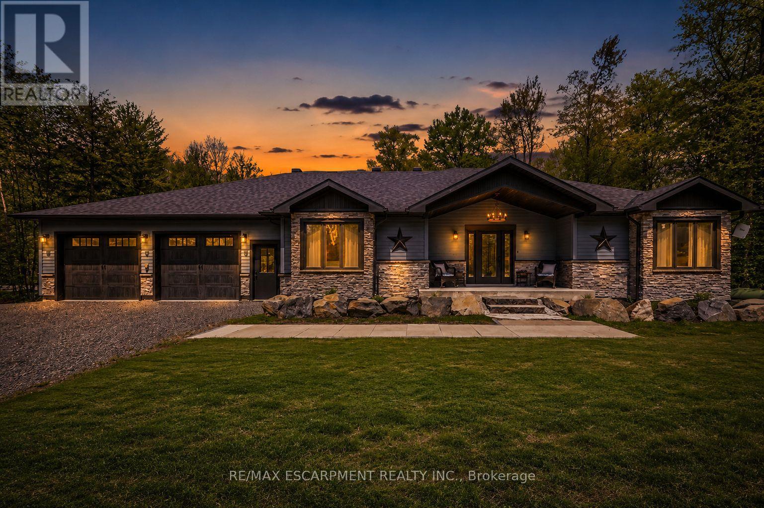 1068 XAVIER STREET, Gravenhurst, Ontario