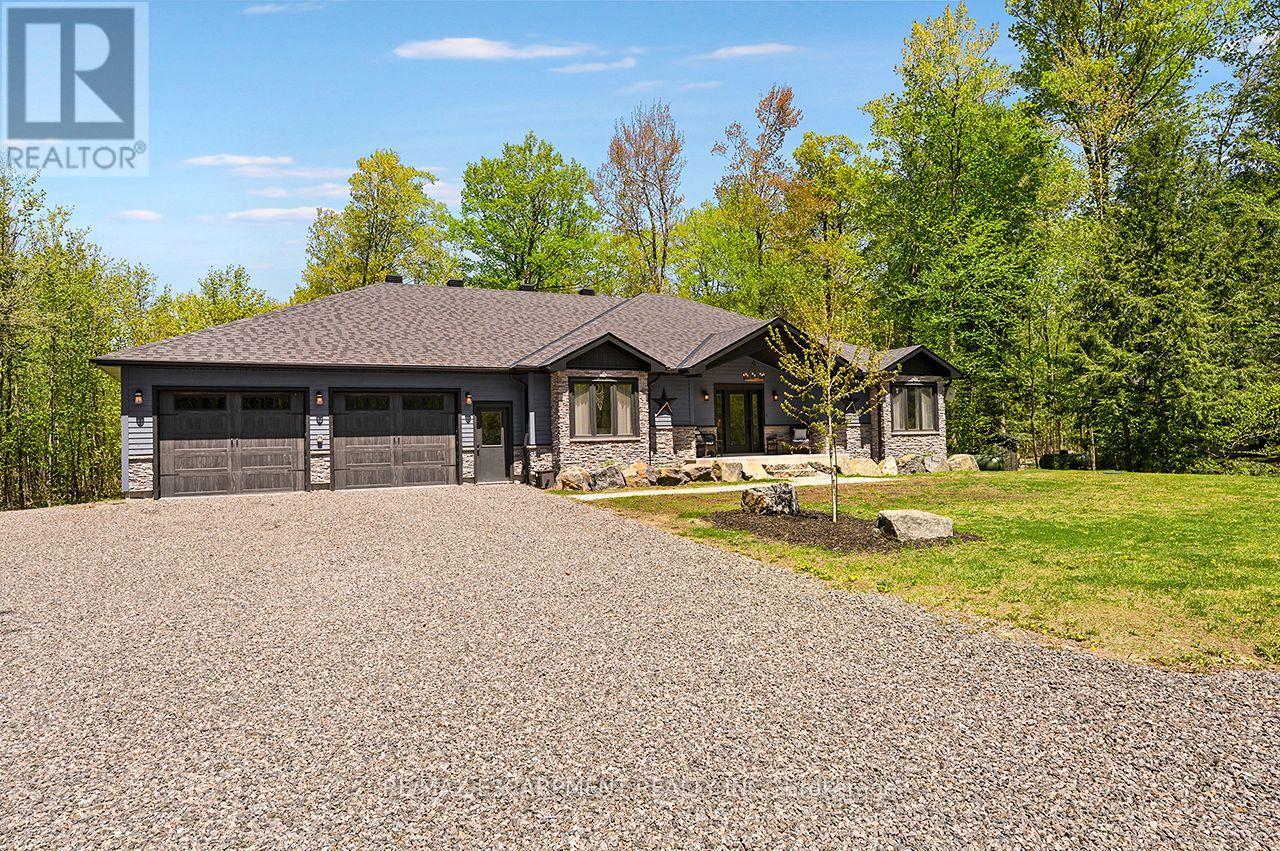 1068 Xavier Street, Gravenhurst, Ontario P0E 1G0 - Photo 2 - X13164964