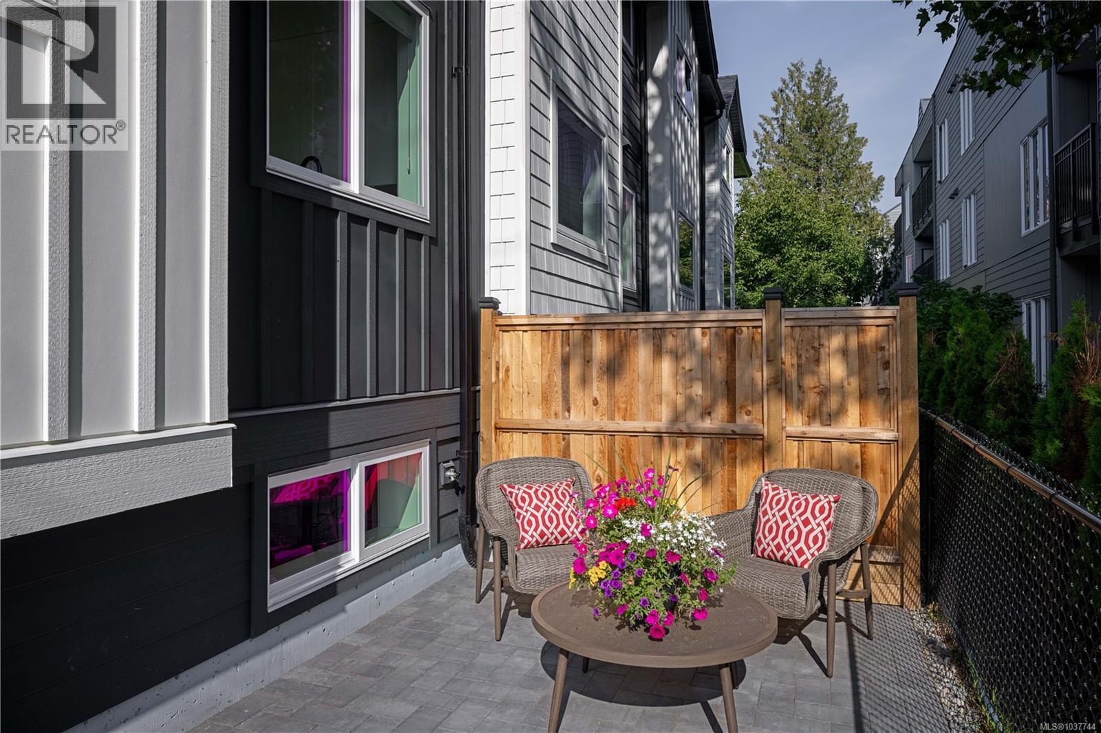4 10145 Fifth St, Sidney, British Columbia  V8L 0E4 - Photo 21 - 1037744