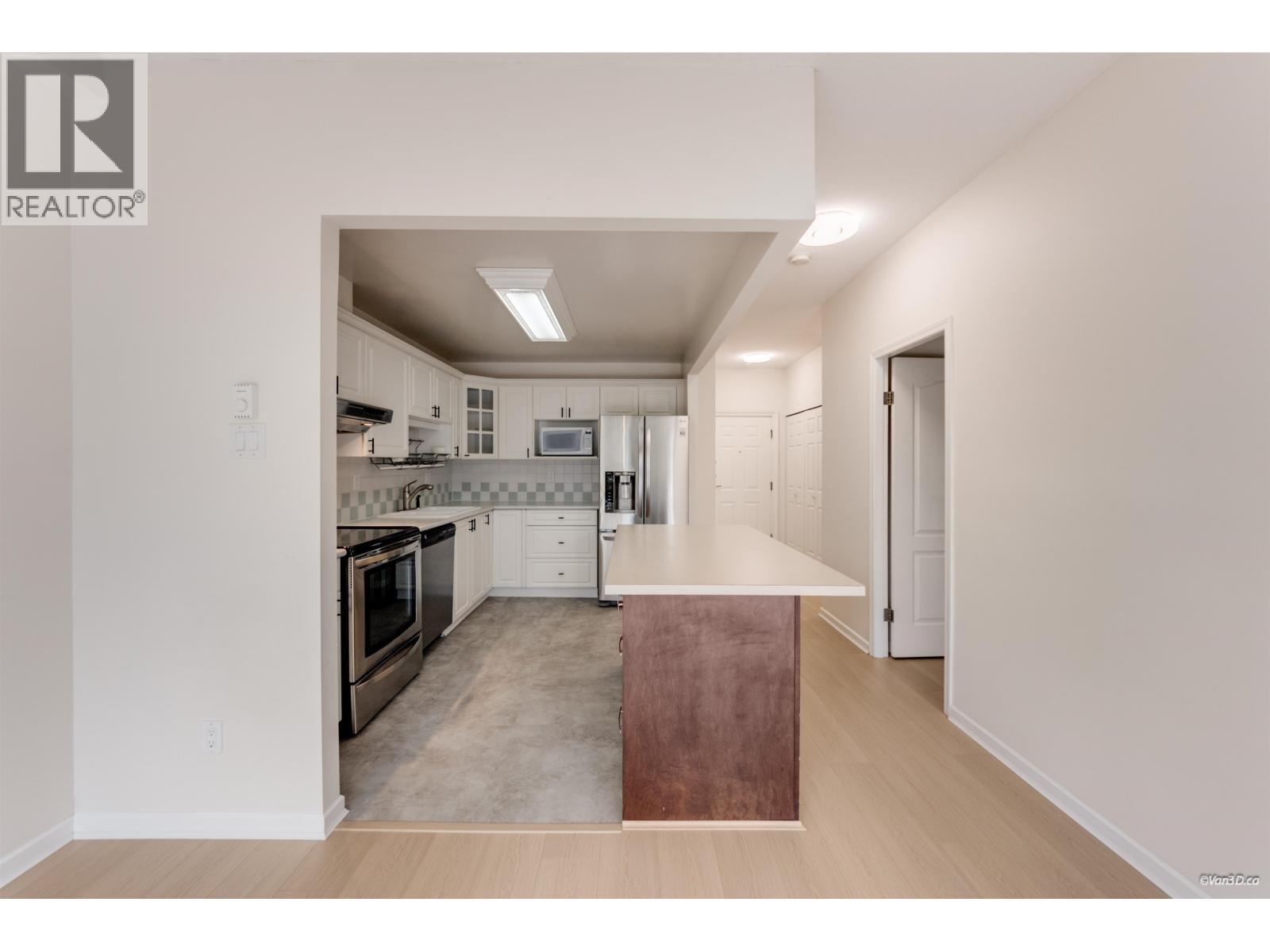 606 6838 Station Hill Drive, Burnaby, British Columbia  V3N 5A4 - Photo 9 - R3127087