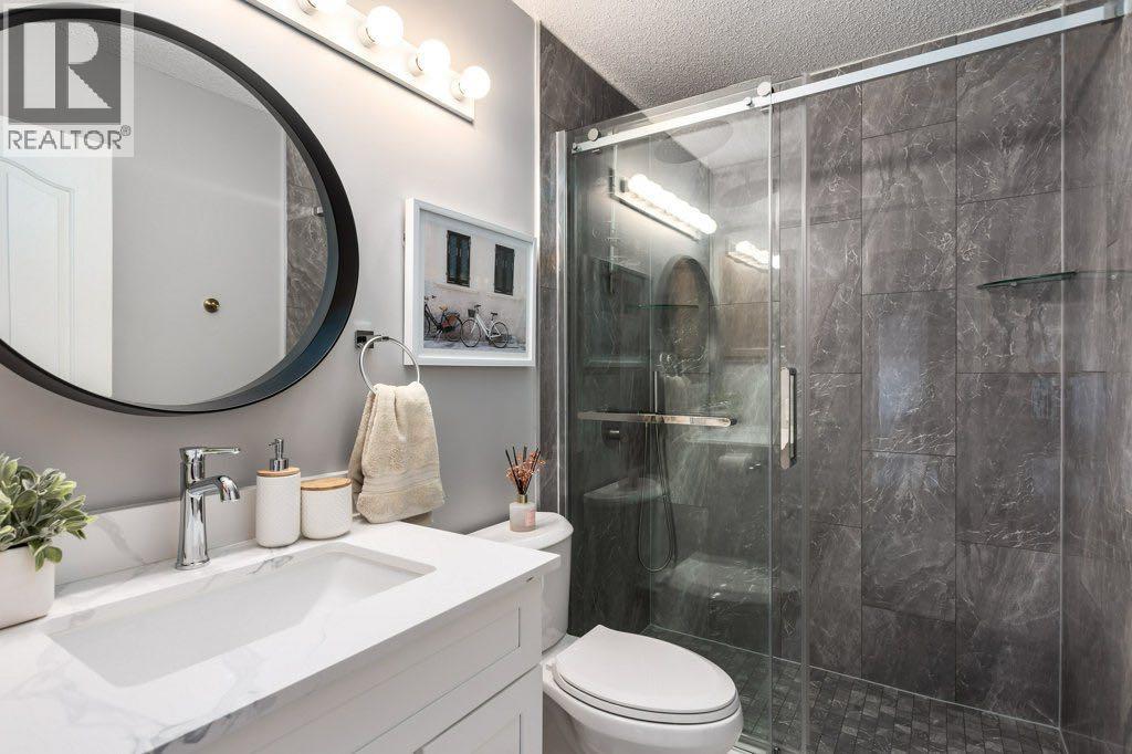 2 Springbank Crescent SW, Calgary, Alberta  T3H 3S8 - Photo 21 - A2307780