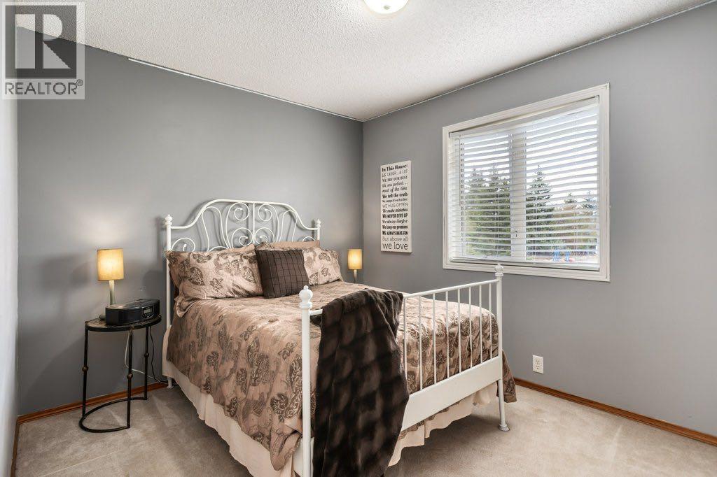 2 Springbank Crescent SW, Calgary, Alberta  T3H 3S8 - Photo 22 - A2307780