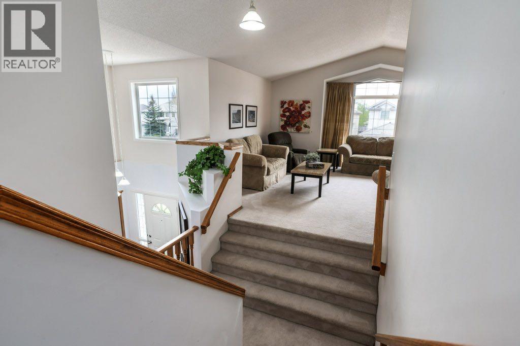2 Springbank Crescent SW, Calgary, Alberta  T3H 3S8 - Photo 12 - A2307780
