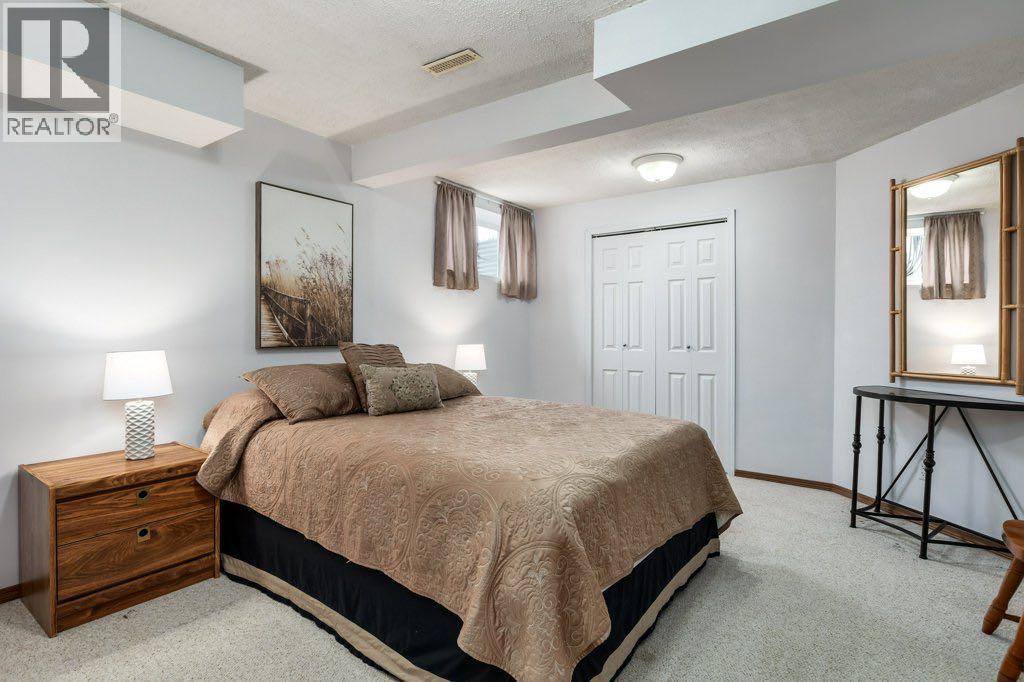 2 Springbank Crescent SW, Calgary, Alberta  T3H 3S8 - Photo 24 - A2307780