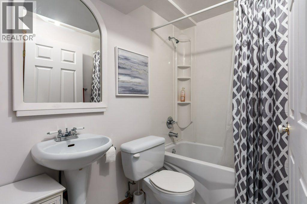 2 Springbank Crescent SW, Calgary, Alberta  T3H 3S8 - Photo 23 - A2307780