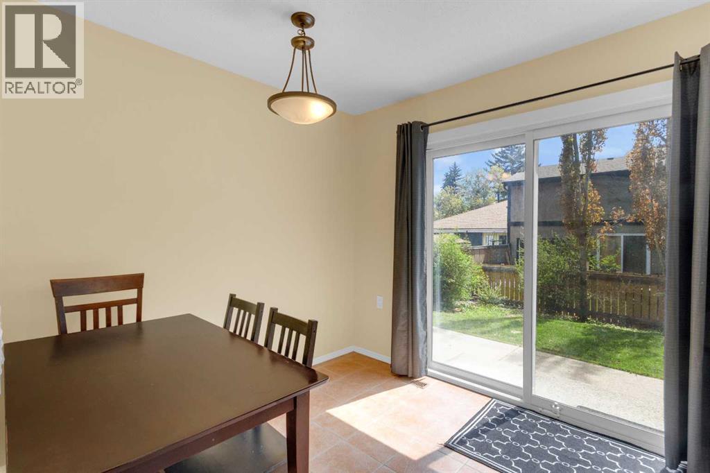 403 Cannington Close SW, Calgary, Alberta  T2W 3E9 - Photo 7 - A2313680