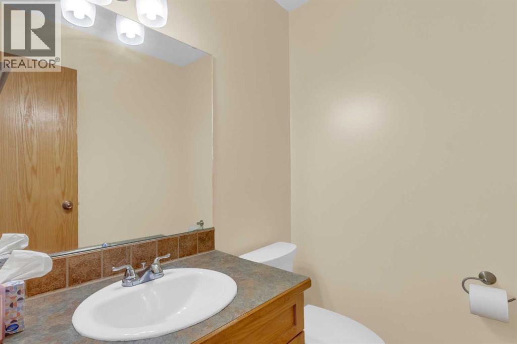 403 Cannington Close SW, Calgary, Alberta  T2W 3E9 - Photo 14 - A2313680