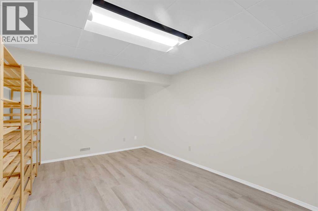 403 Cannington Close SW, Calgary, Alberta  T2W 3E9 - Photo 23 - A2313680