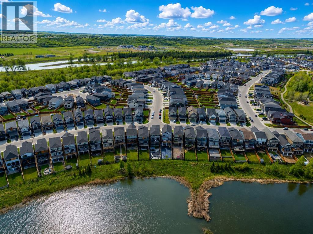 152 Cranbrook Gardens SE, Calgary, Alberta  T3M 3K6 - Photo 3 - A2314064