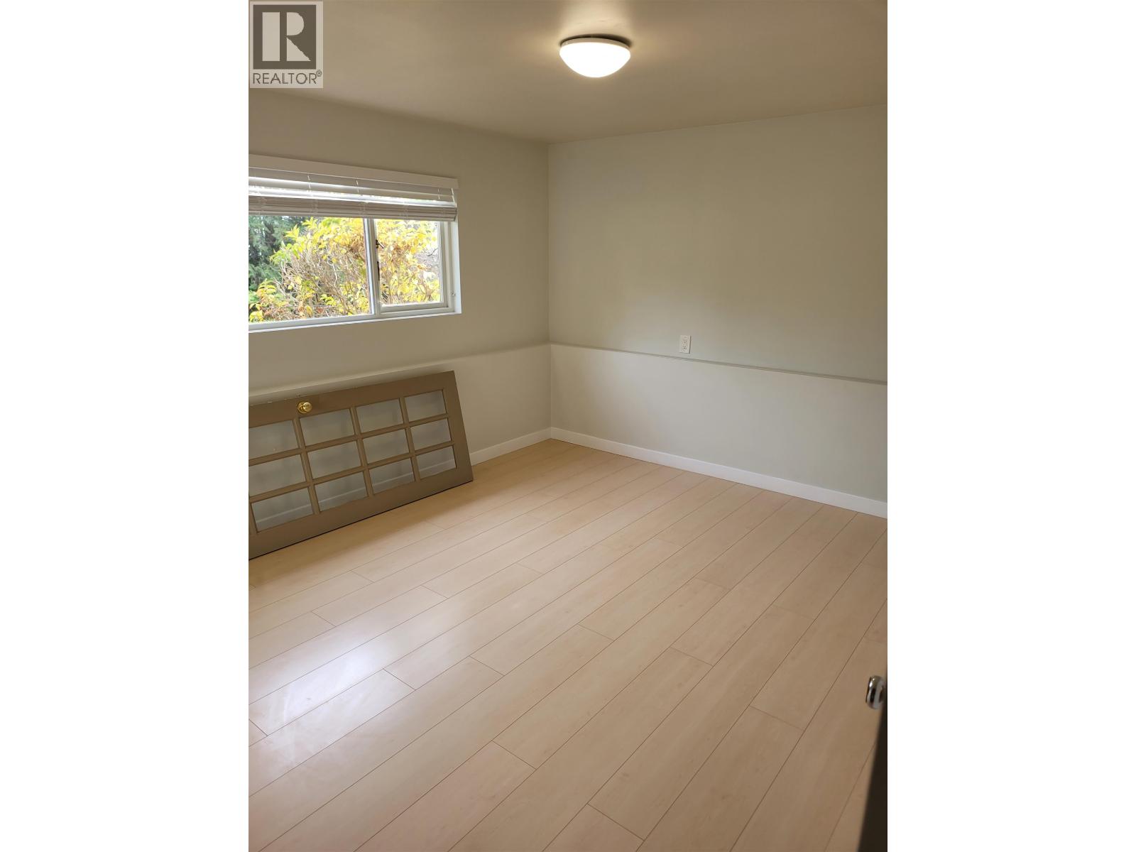 332 LAURENTIAN CRESCENT