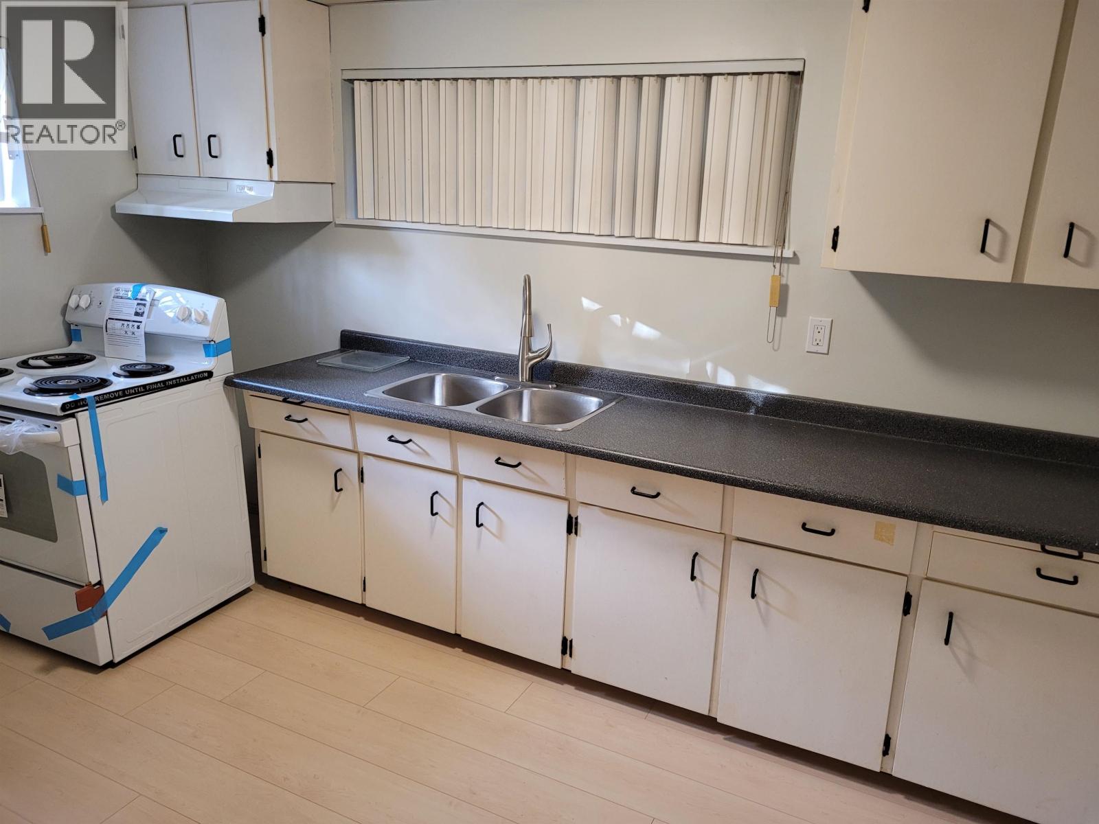 332 LAURENTIAN CRESCENT
