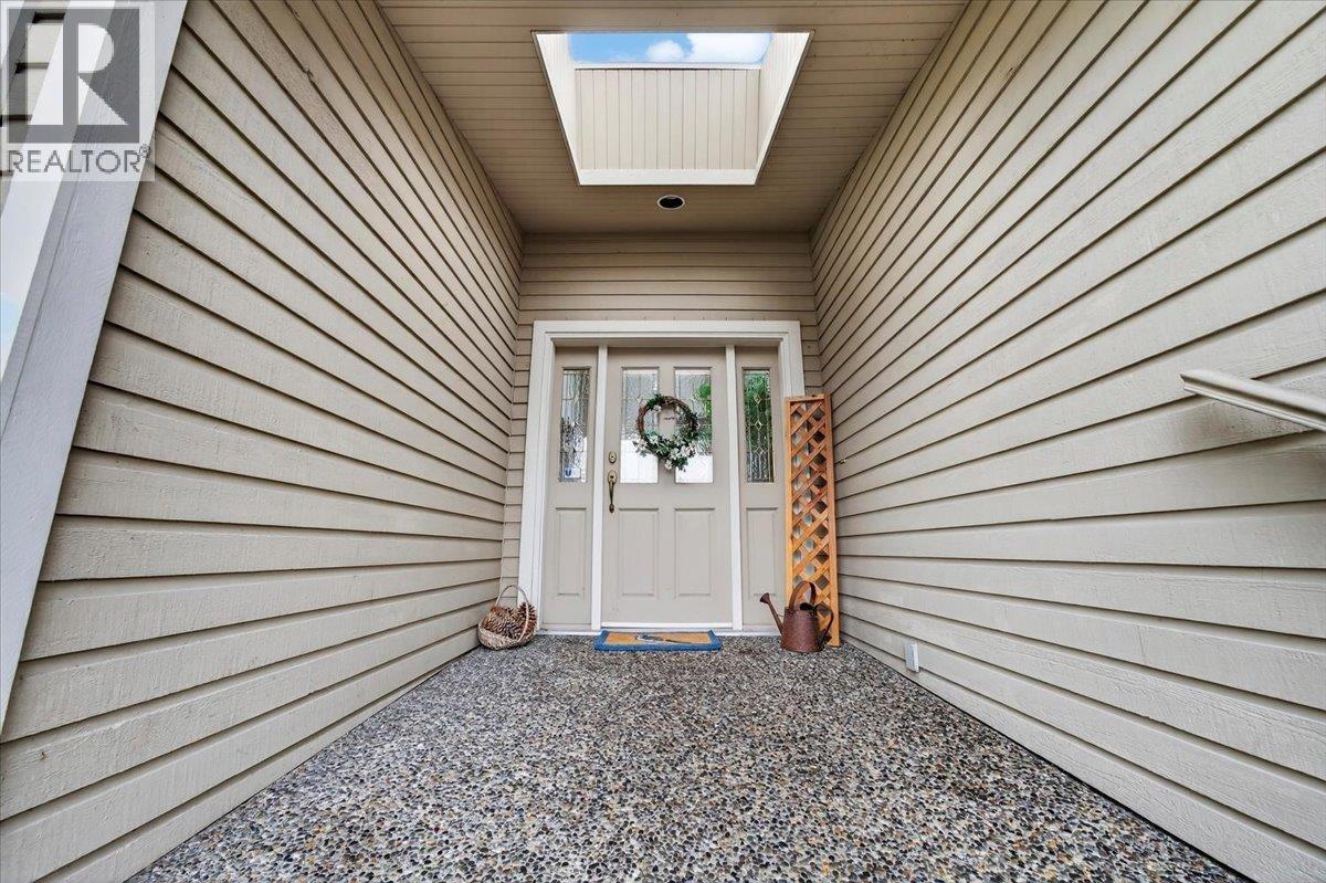 1841 Walnut Crescent, Coquitlam, British Columbia  V3J 7S9 - Photo 7 - R3127081