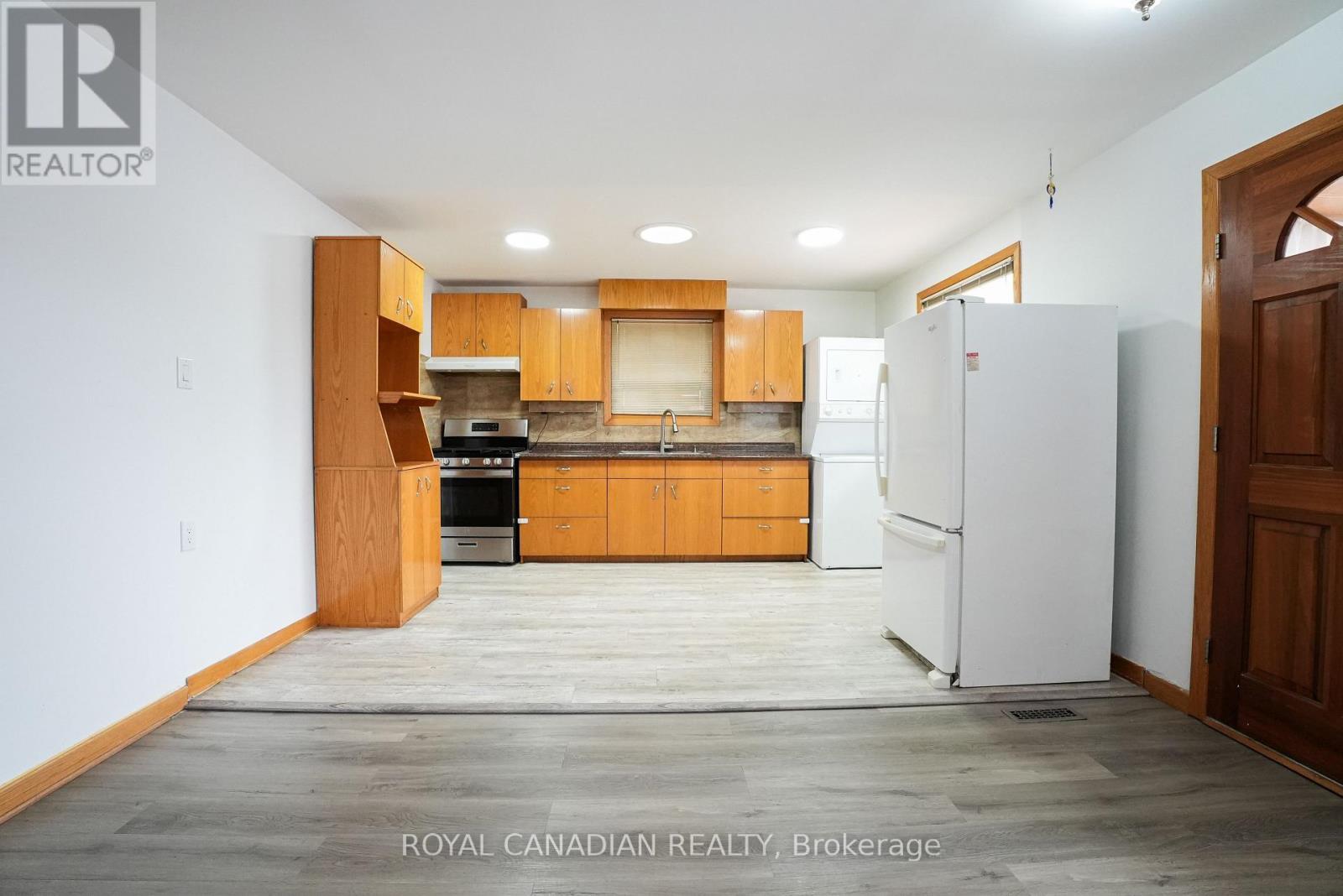 67 Sutherland Avenue, Brampton, Ontario  L6V 2H6 - Photo 4 - W13139680