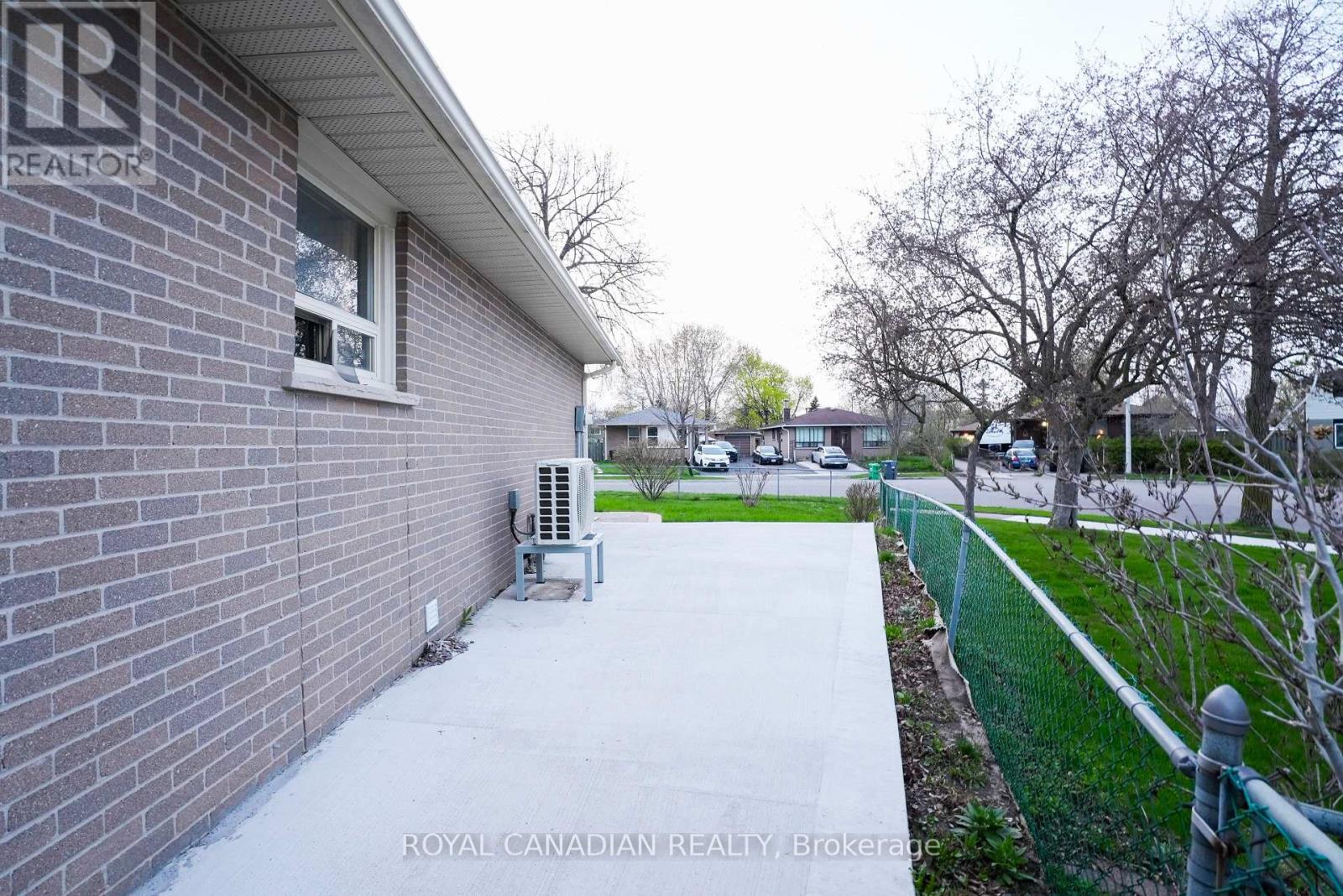 67 Sutherland Avenue, Brampton, Ontario  L6V 2H6 - Photo 33 - W13139680