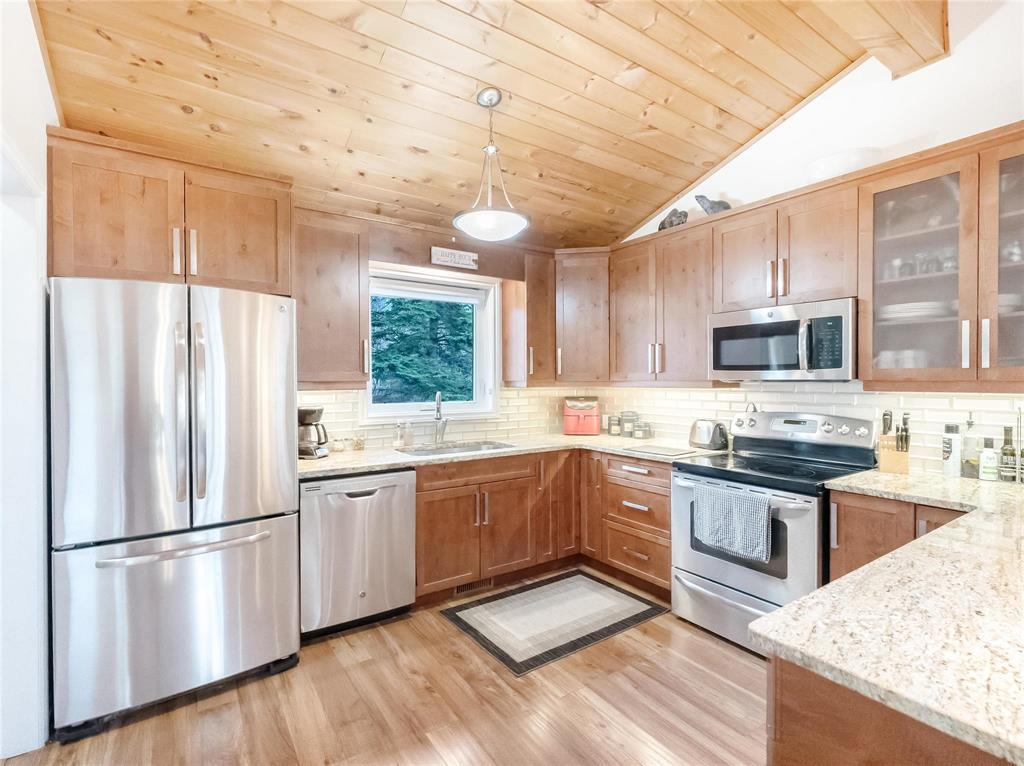 74 Still Cove Road, Alexander Rm, Manitoba  R0E 1A0 - Photo 8 - 202610879