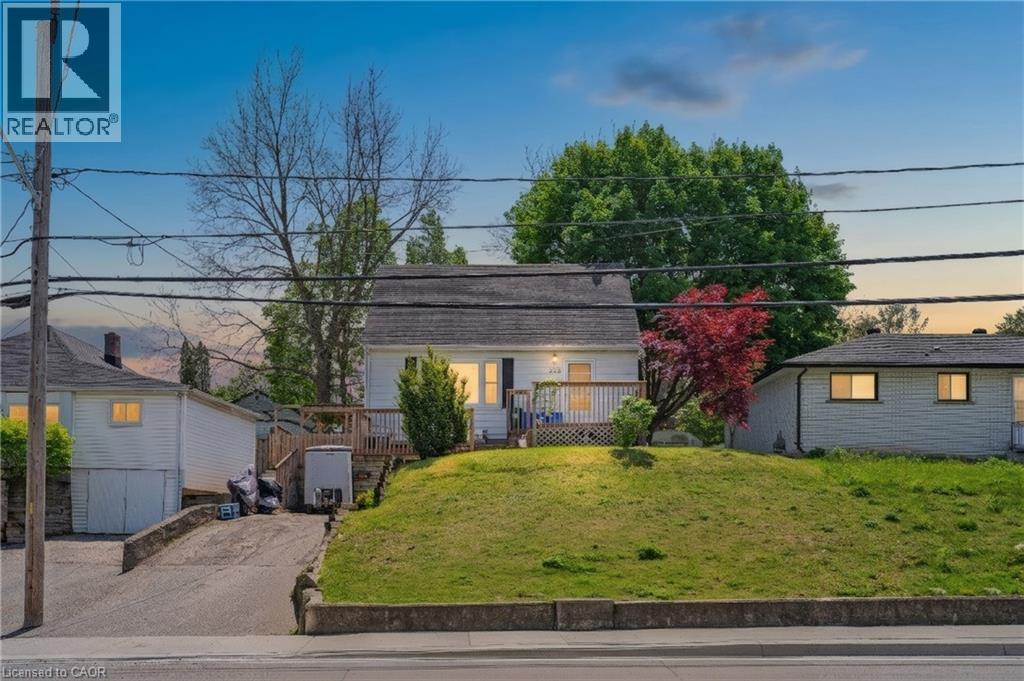 222 PARK Row, Woodstock, Ontario