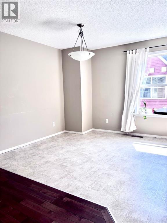 205 Mckenzie Towne Gate SE, Calgary, Alberta  T2Z 4G2 - Photo 16 - A2276192
