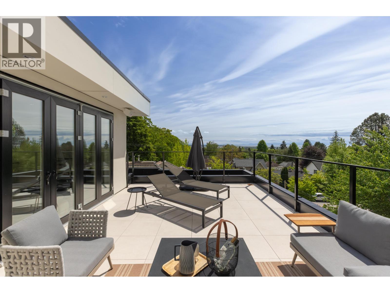 2 5061 Blenheim Street, Vancouver, British Columbia  V6N 1N6 - Photo 2 - R3126854