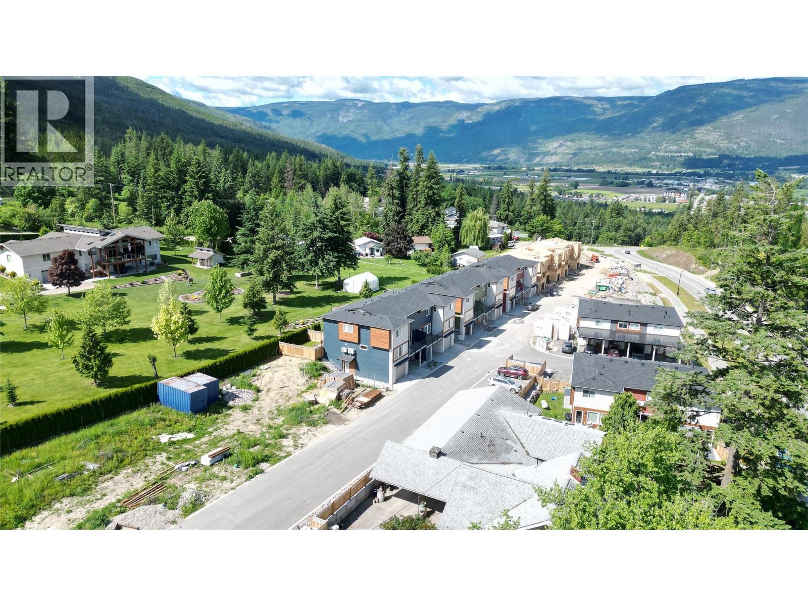 981 12 Street SE Unit# 32, Salmon Arm, British Columbia  V1E 2C8 - Photo 12 - 10376029