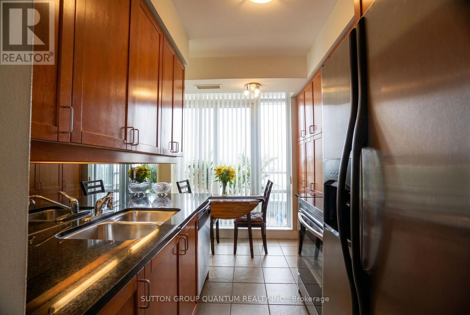 2705 - 1 Elm Drive W, Mississauga (City Centre), Ontario  L5B 4M1 - Photo 8 - W13164992