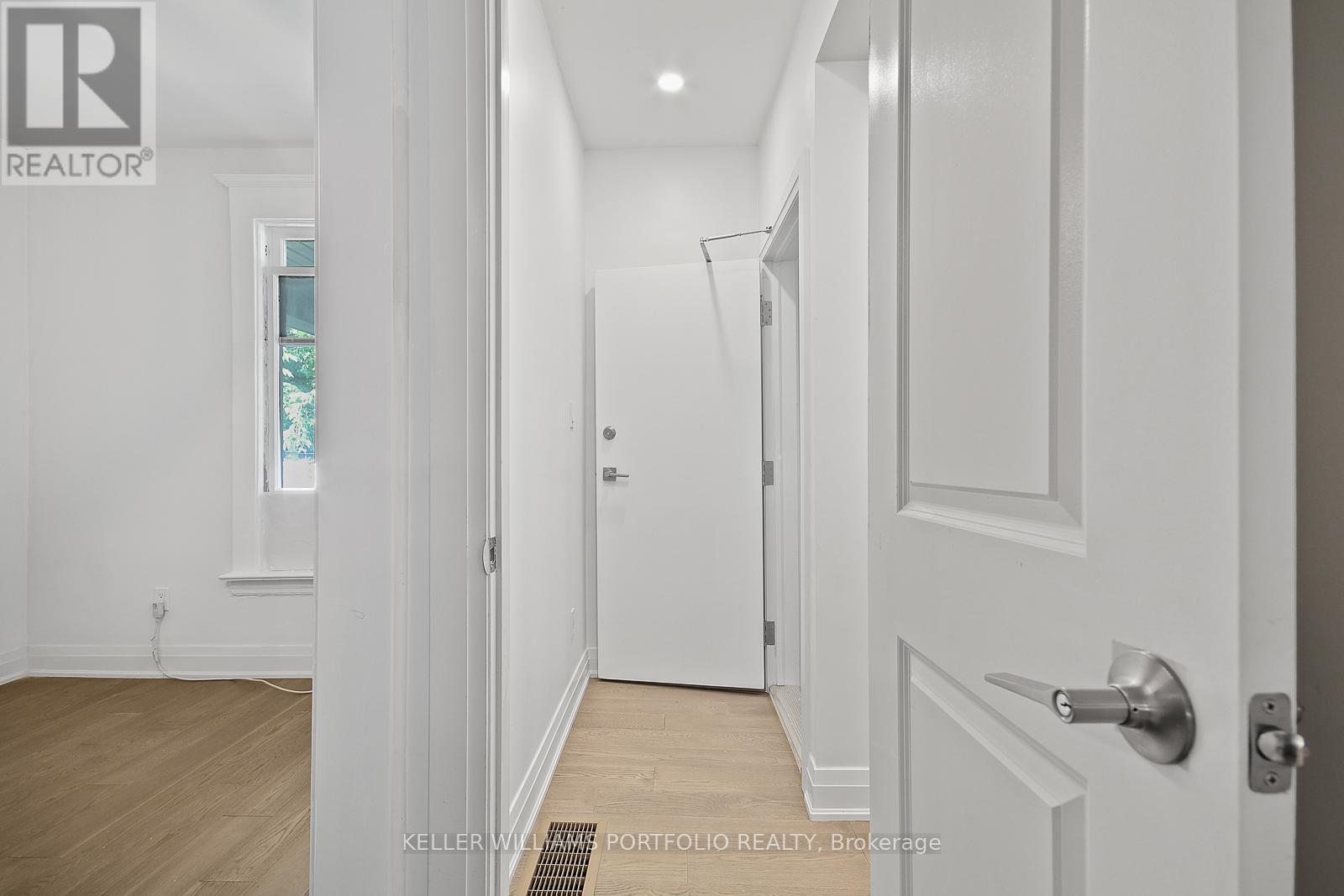 #2 (Ground) - 35 Humberside Avenue, Toronto, Ontario  M6P 1J6 - Photo 9 - W13165004