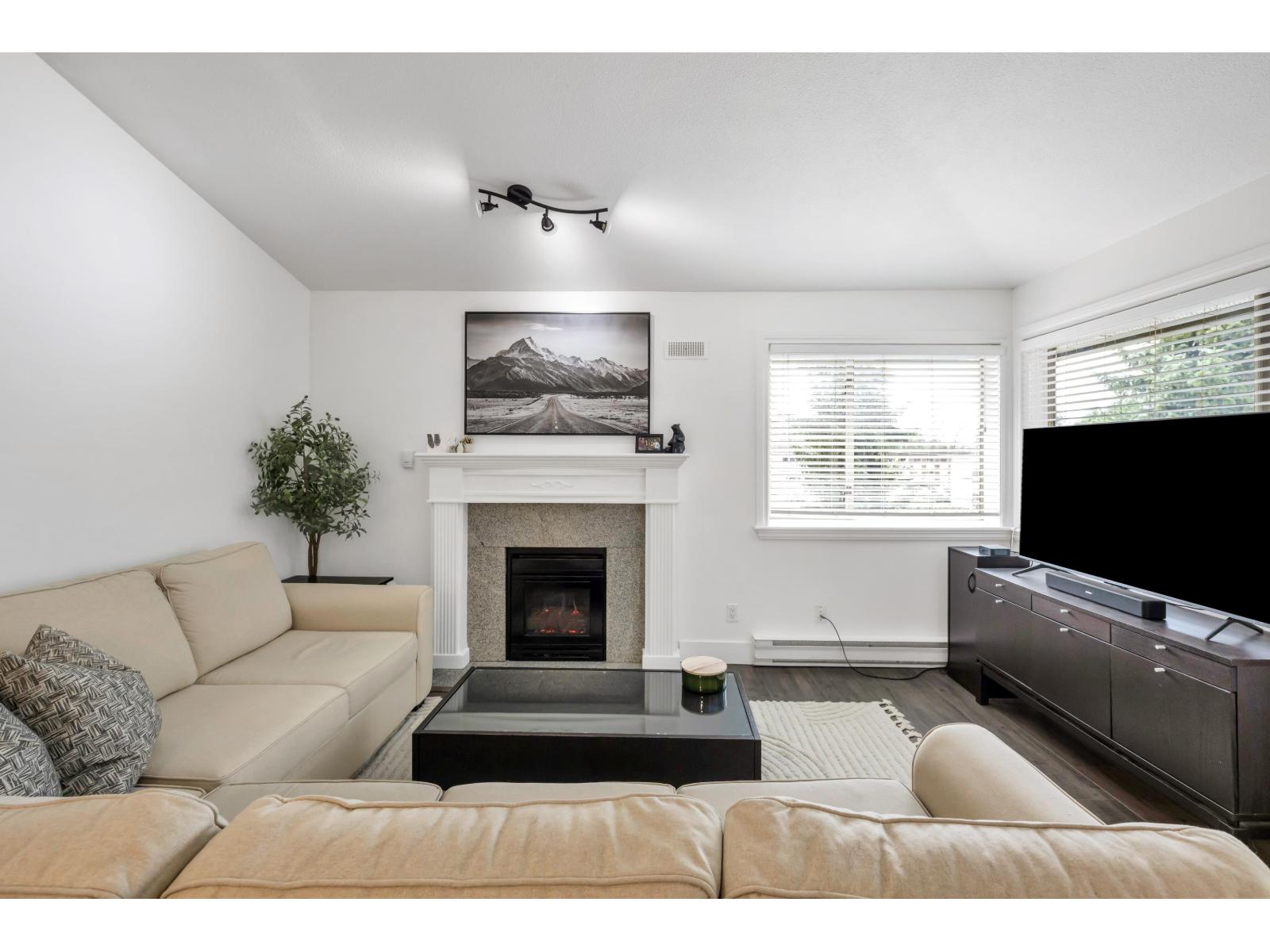 308 33675 Marshall Road, Abbotsford, British Columbia  V2S 1L4 - Photo 2 - R3126444