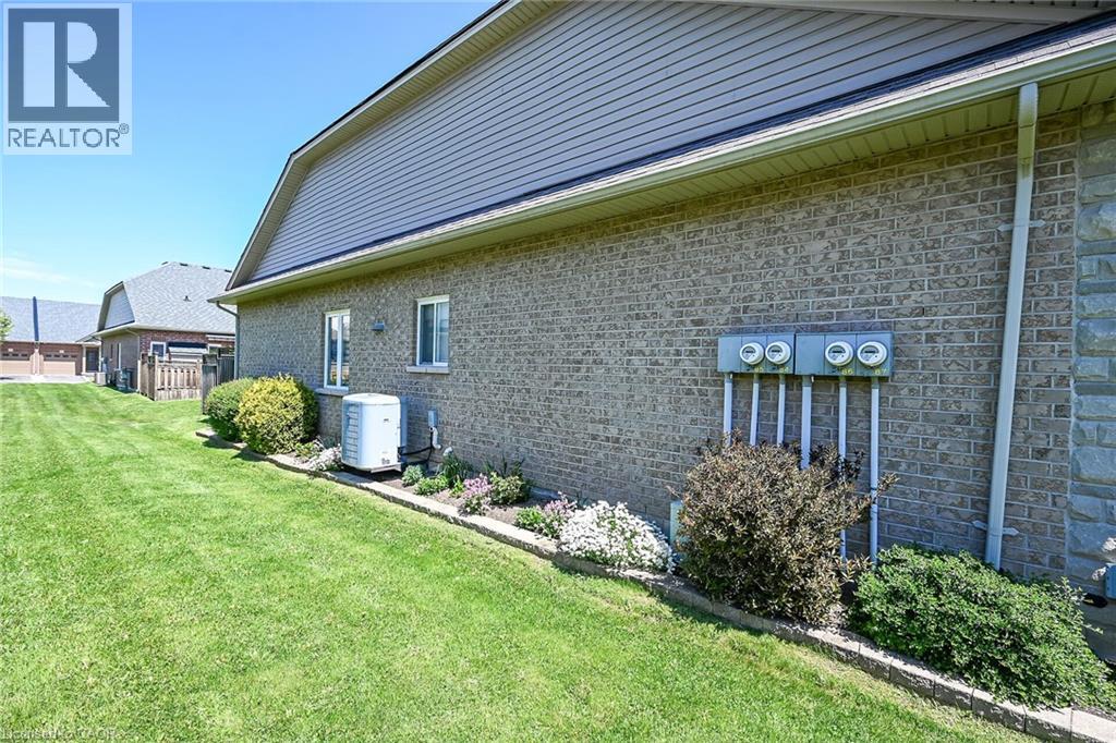 9 Grovetree Trail, Hamilton, Ontario  L9B 0B7 - Photo 33 - 40832873