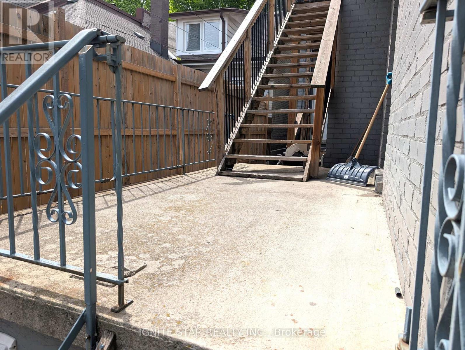 Upper Level - 106 West Avenue N, Hamilton, Ontario  L8L 5C3 - Photo 19 - X13165000