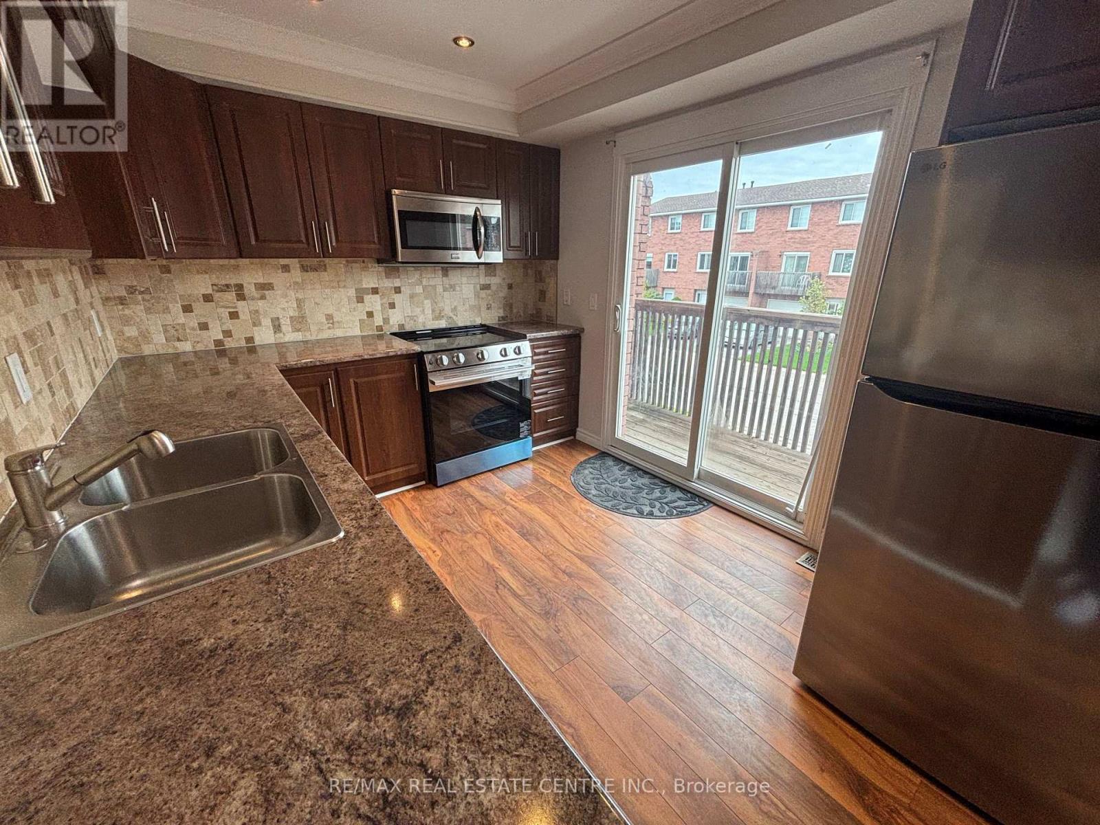 9 - 29 Heritage Drive, Hamilton (Stoney Creek), Ontario  L8G 4T4 - Photo 11 - X13165024