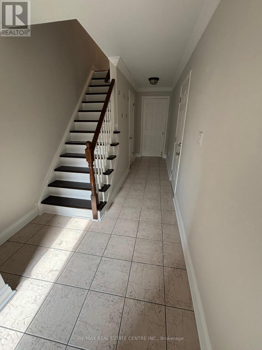 9 - 29 Heritage Drive, Hamilton (Stoney Creek), Ontario  L8G 4T4 - Photo 2 - X13165024